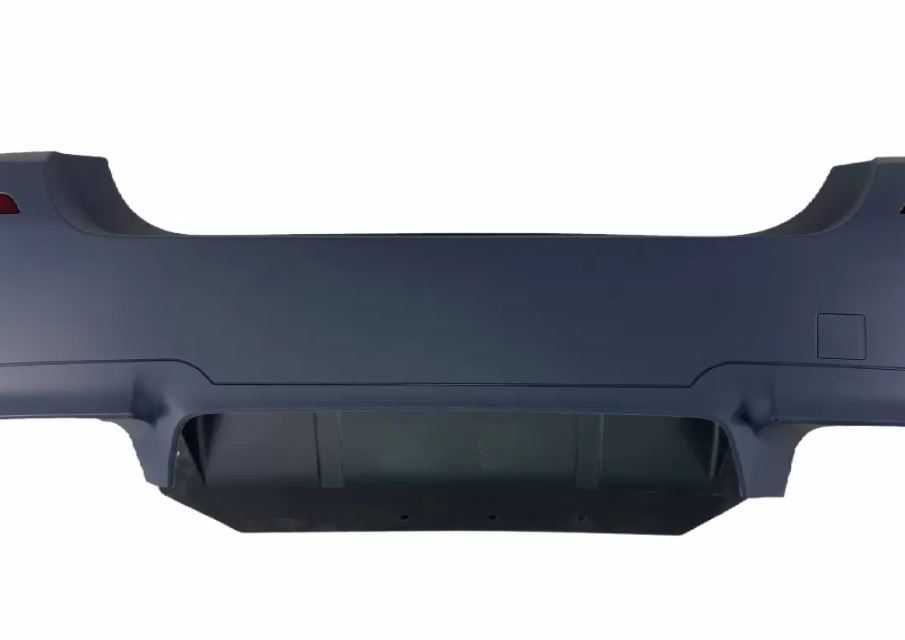 Задна броня за BMW F10 2010г-2017г M5 дизайн с отвори за парктроник