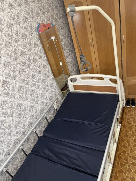Медицинская кровать