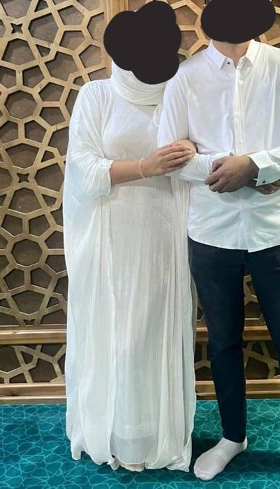 белое платье, закрытое