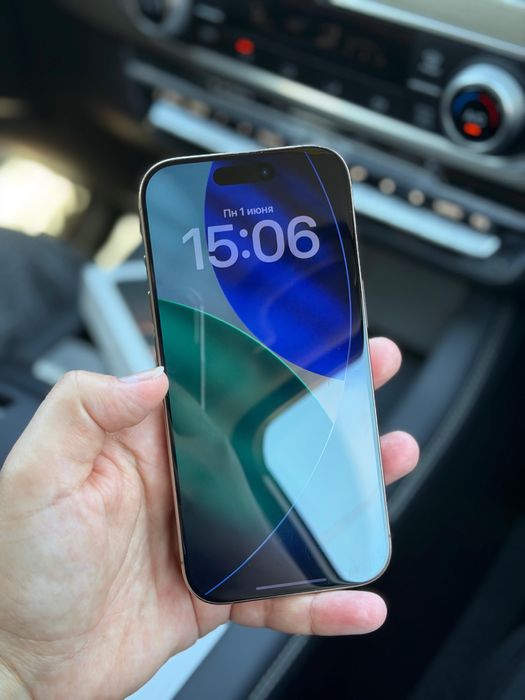 Продам Iphone 16 pro