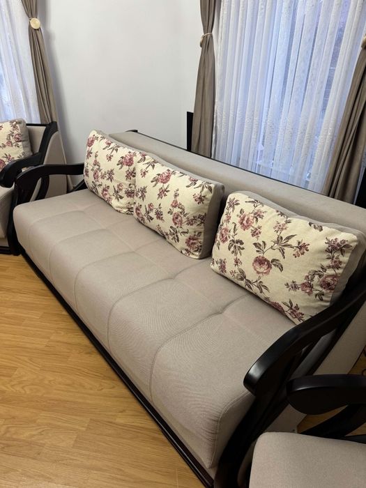 Canapea extensibila 3 persoane, 2 fotolii, masă cafea