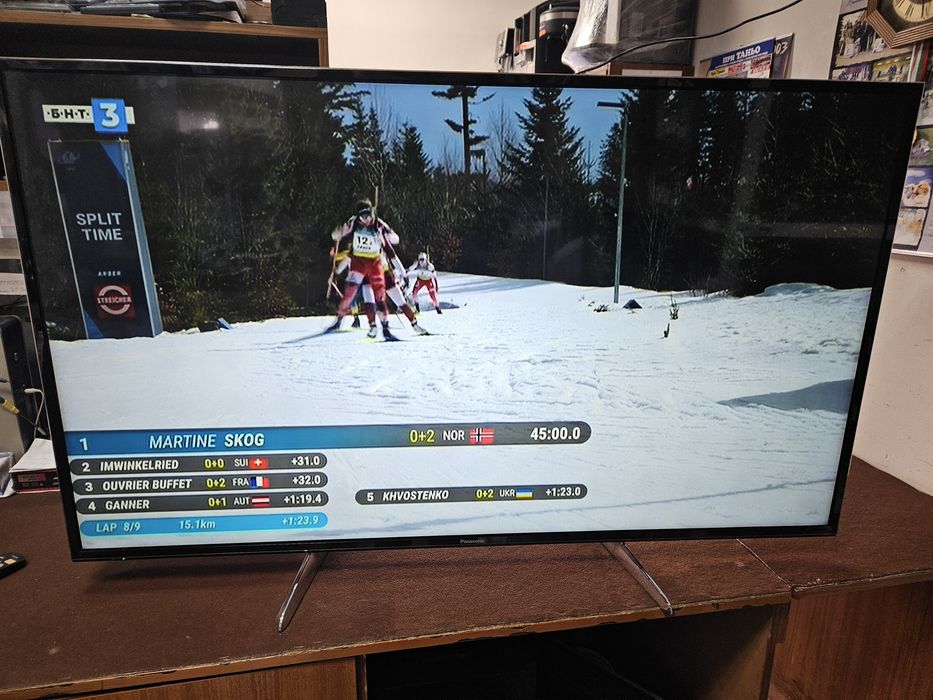 Продавам Panasonic TX55DXW604