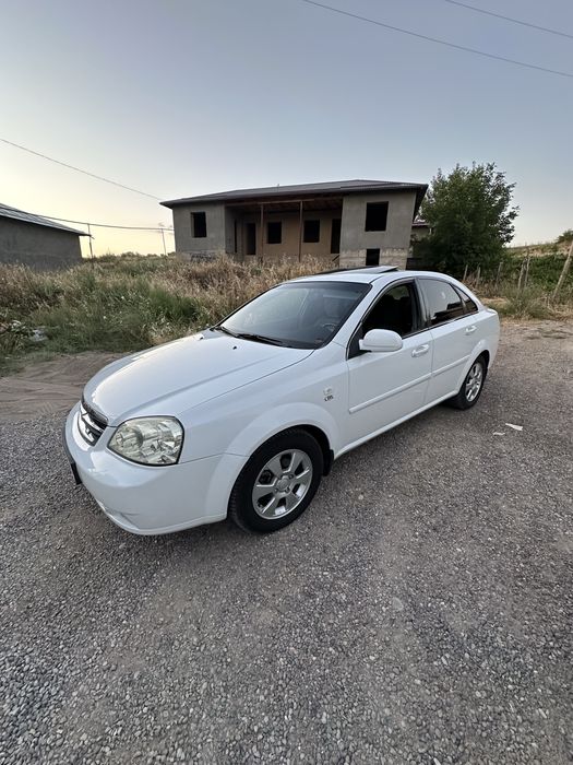 Lacetti 1.8 avtamat sotiladi