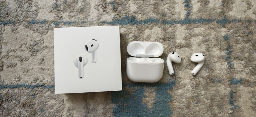 Air Pods 4 with Active Noise Cancellarion