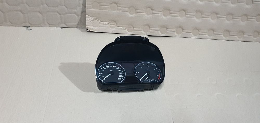 Ceasuri bord bmw seria 1 e87 e81 2.0d 1024952-44