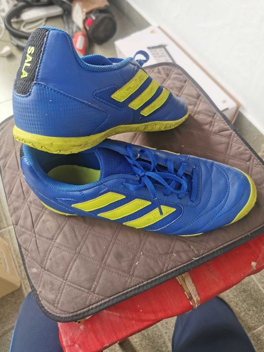 Papuci Sport de sală Adidas Sala