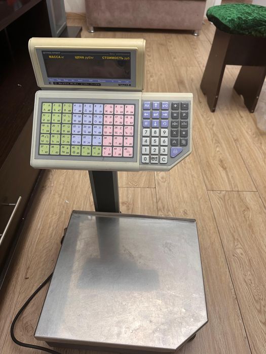 Электронные весы с печатью этикеток