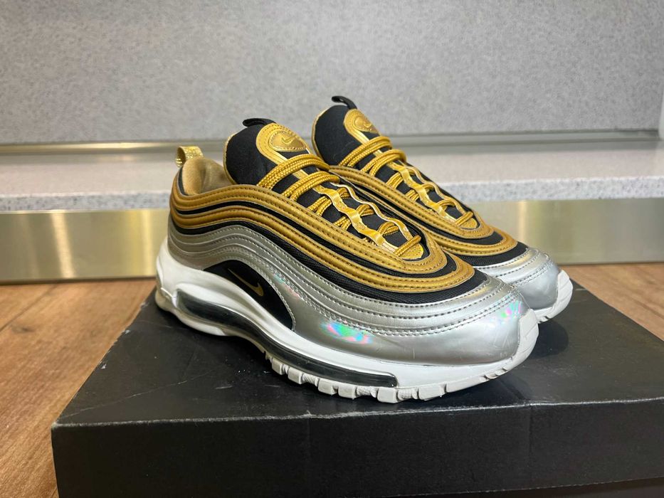 ОРИГИНАЛНИ *** Nike Air Max 97 Se / Metallic Gold /Metallic Gold