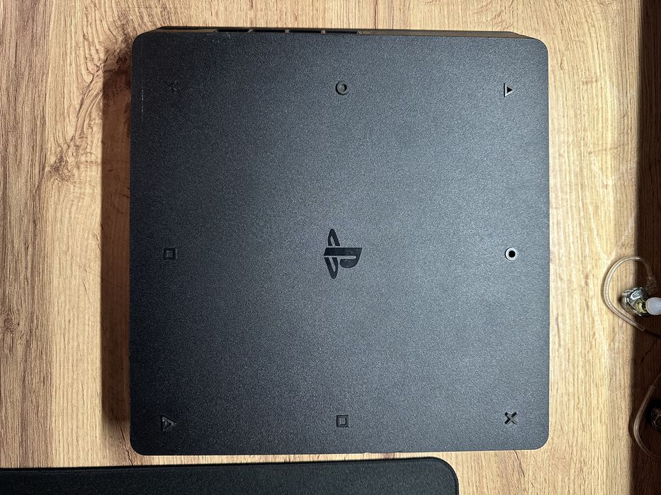 Playstation 4 slim 1tb