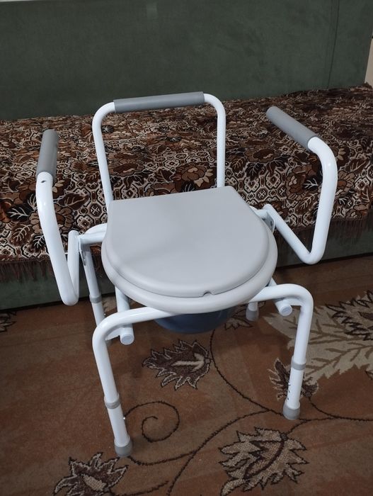 Санитарный стул МК-40 новый