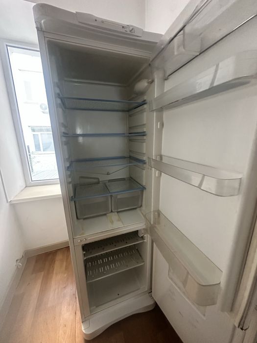 Холодильник б/у indesit