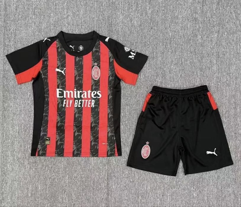 Echipament fotbal pentru copii ( tricou  + pantaloni ) , AC Milan