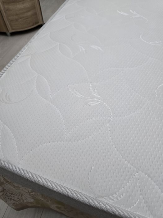 Матрас пружинный двуспальный