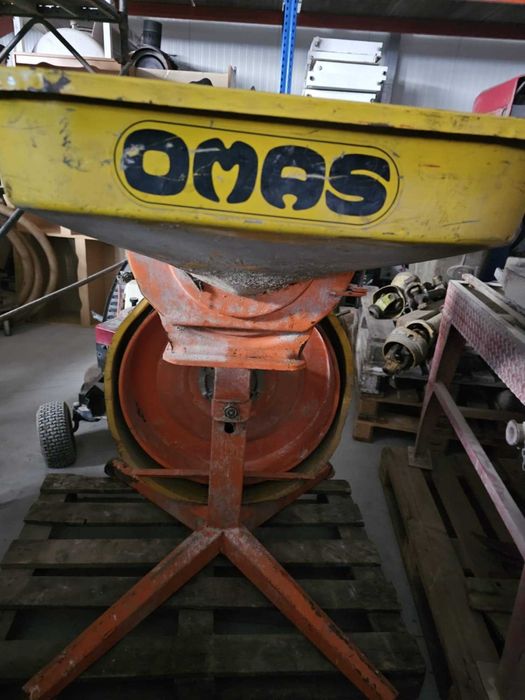 Moară de cereale pentru tractor