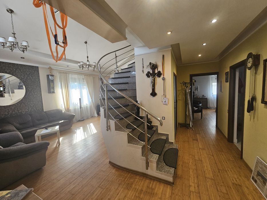 Particular vand casa/vila  P+1