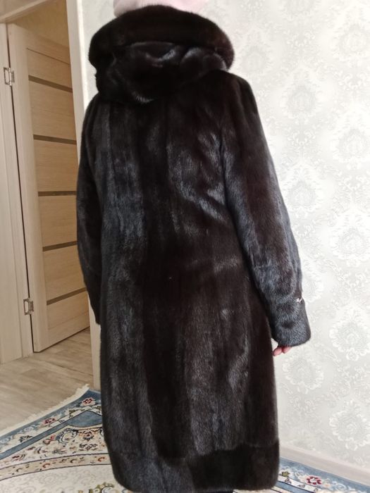 Продам норковую шубу