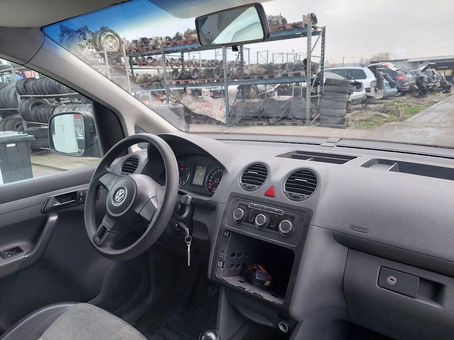 Dezmebram Volkswagen Caddy, an 2012, 1.6 TDI  cod CAY, cutie manuala