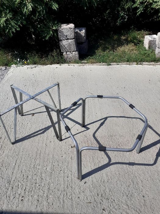 Стойки за неръждаем съд за вино.