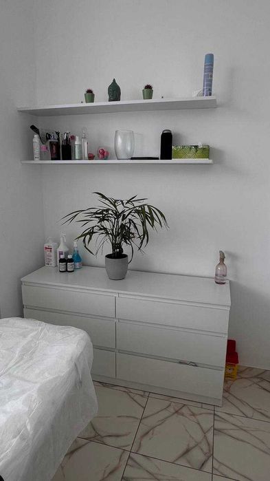 Închiriez de lucru pentru manichiură/coafură, cabinete în beauty salon