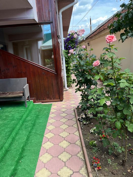 De inchiriat vila cu 5 camere