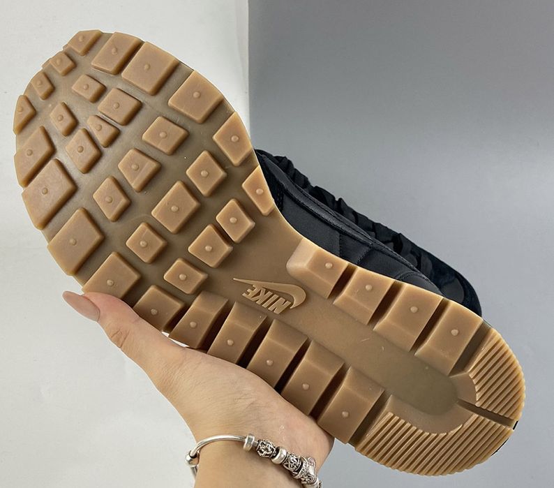 Нови мъжки маратонки Sacai x Nike VaporWaffle black