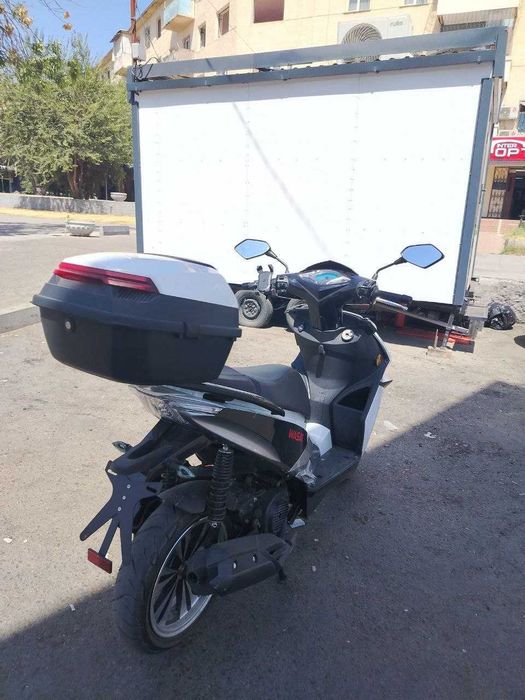 Скутер мопет мотоцикл