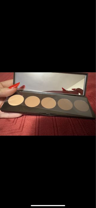 Becca ombre nudes eye palette