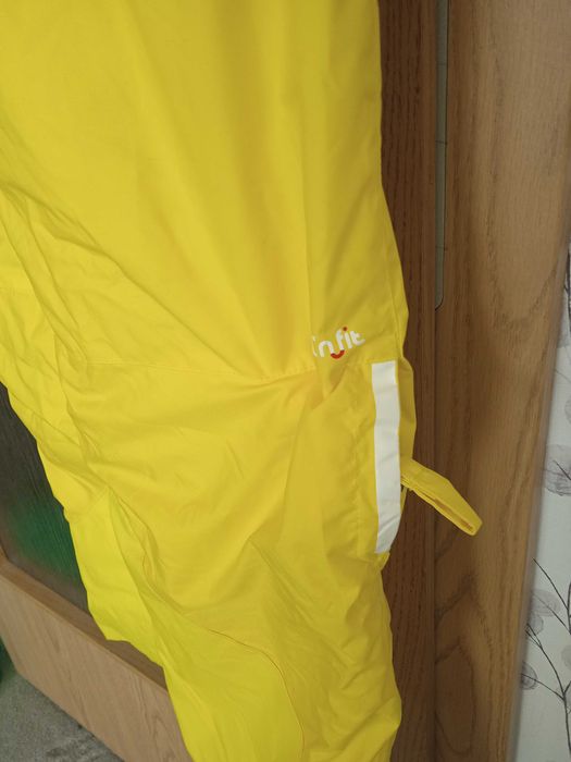 Юношески гащеризон.