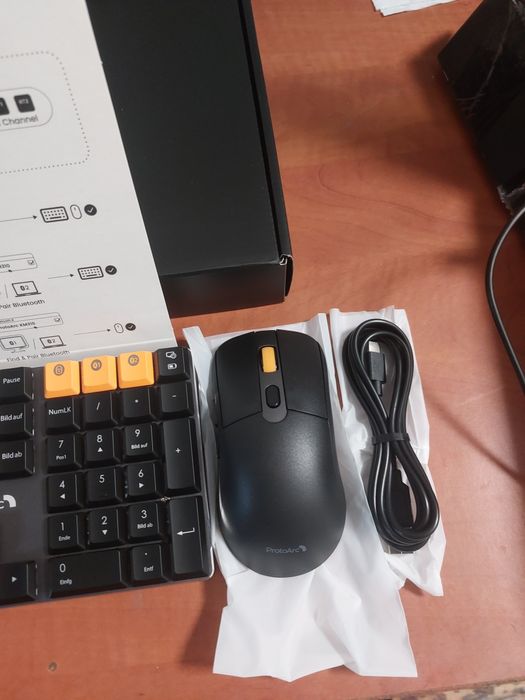 Kit tastatura mecanica si mouse Protoarc KM310 noi,bluetooth,fir,usb.