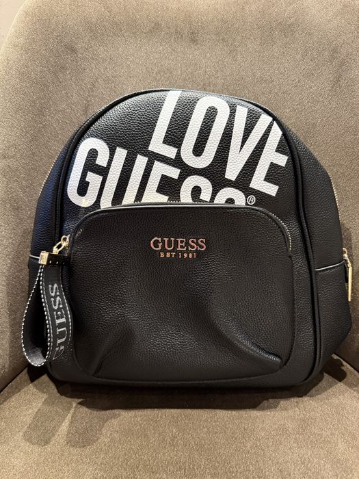 Дамска раница Guess