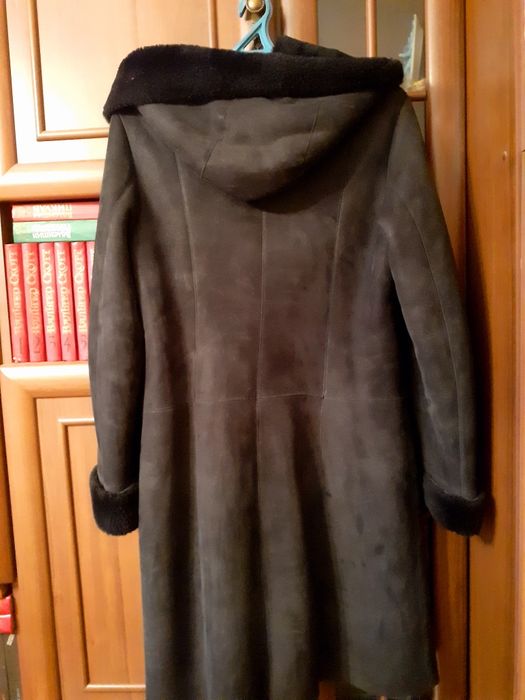 Продам женскую турецкую дублёнку, 48 размер.