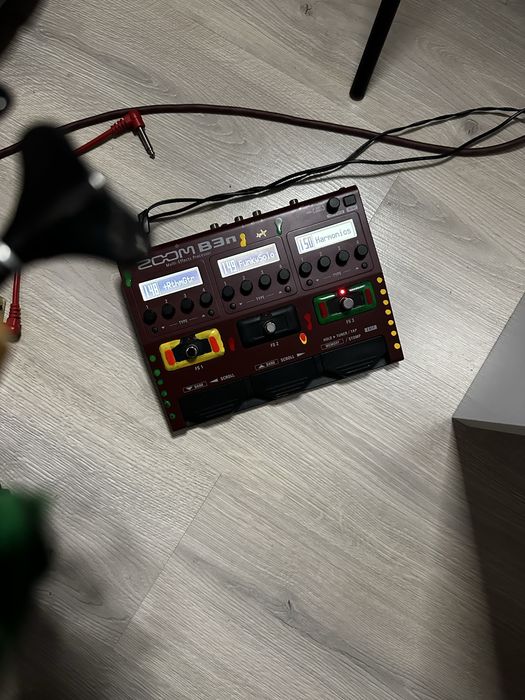 Zoom b3n Басовый процессор