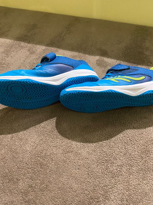 Продавам маратонки