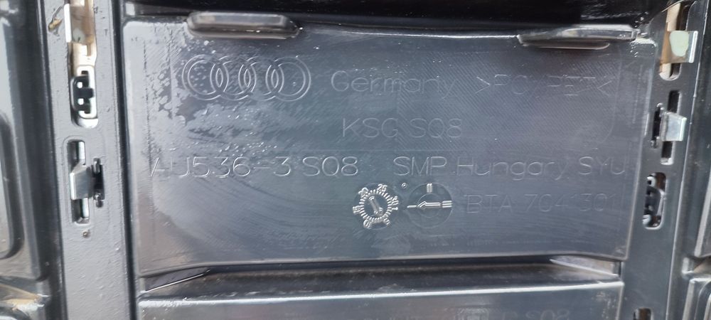 Grila fata audi Q8