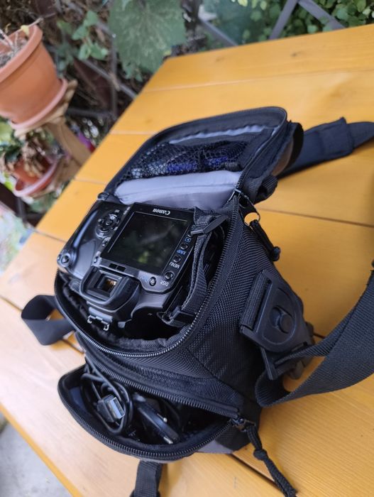 Canon 400d + obiectiv Sigma 18-200+ accesorii și grip