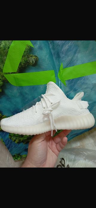 Yezzy 350 V2 bucuresti