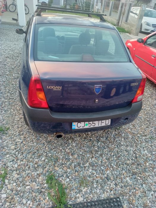 Vând Dacia Logan