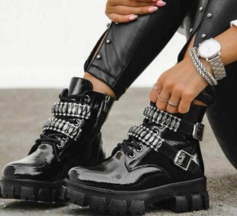 Разпродажба на боти и ботуши