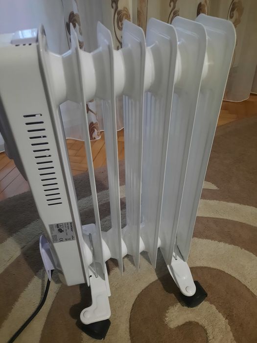 Vând radiator pe curent!
