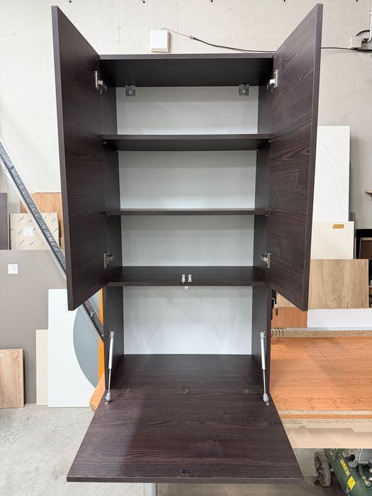 Компактен шкаф за работно място