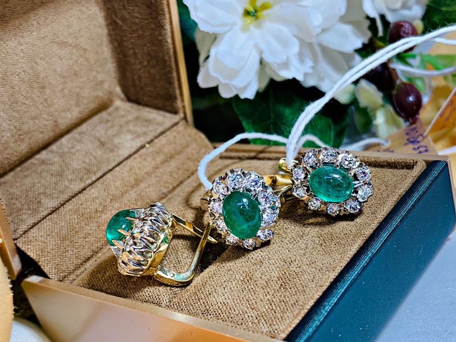 Культовый статный золотой комплект Голубые Озера