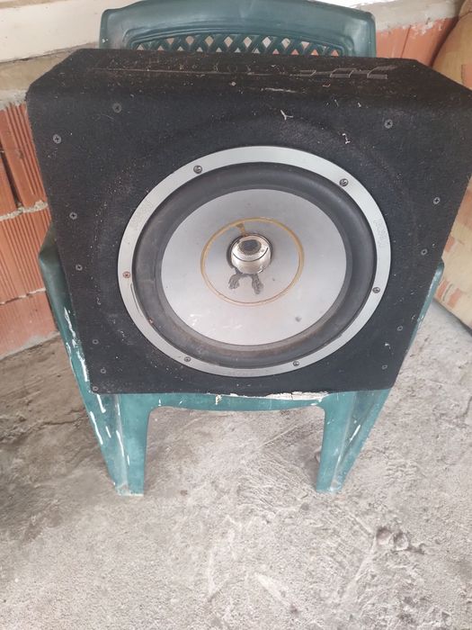 Vând subwoofer auto Sau dacă aveți ceva la schimb cu altceva