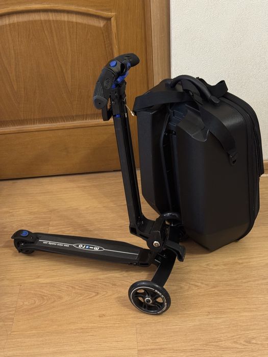 Чемодан самокат Micro Luggage 4.0 ML0025 черный