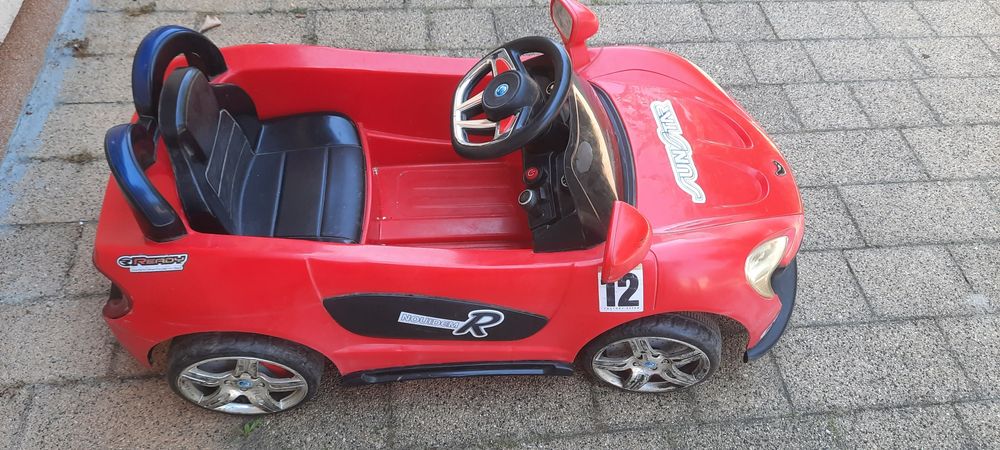 Masinuta electrica model sport pentru copil 3-9 ani