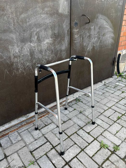 Продам инвалидное кресло