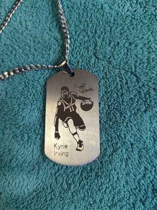 Kyrie Irving baschetball lantisor, pandantiv, breloc, dogtag
