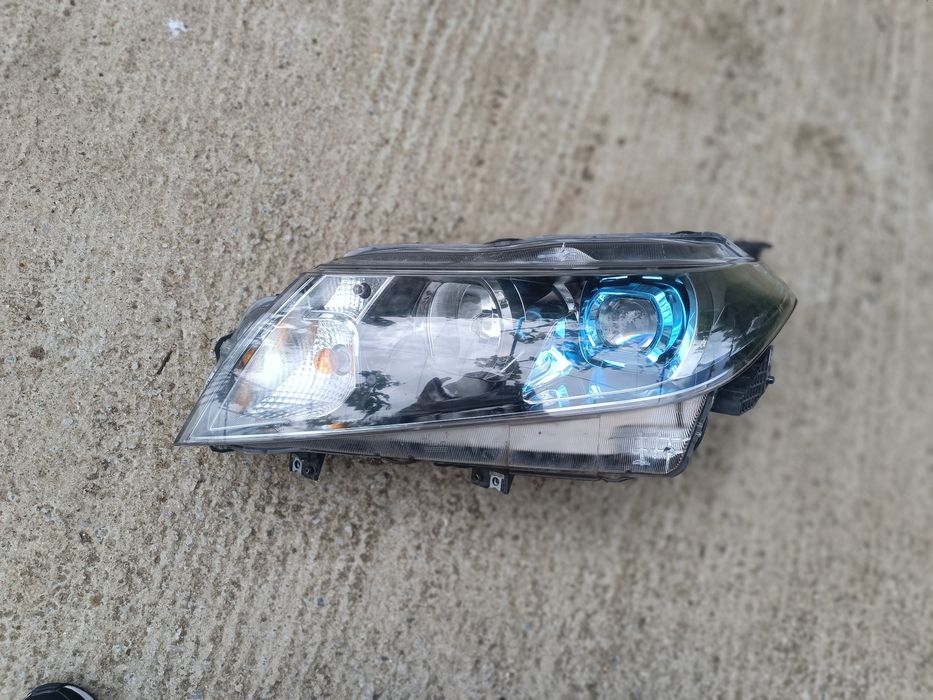 Фар за Сузуки Витара 2019 син ляв