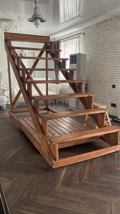 Продам лестницу для фотосессий