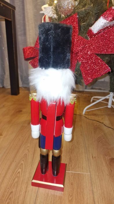 дядо Коледа, лешникотрошач и други коледни украси