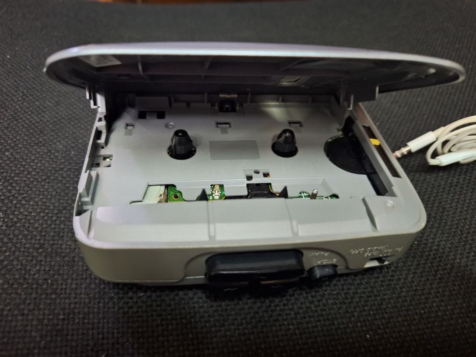 Уокмен SONY Walcman WM-FX 141